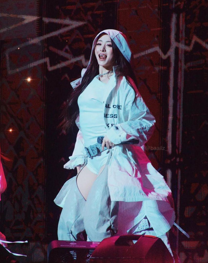 르세라핌 허윤진6