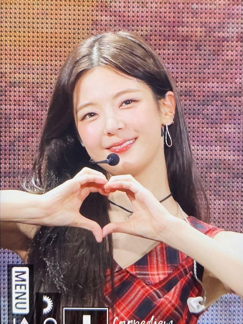 ITZY (있지) 리아0