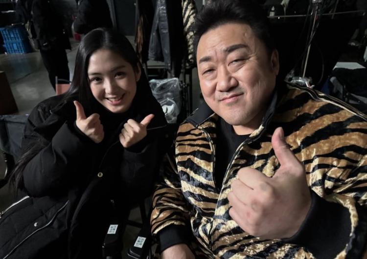 레지나 레이 with 강미나 이주빈 안지혜 고규필 성동일 마동석 등3
