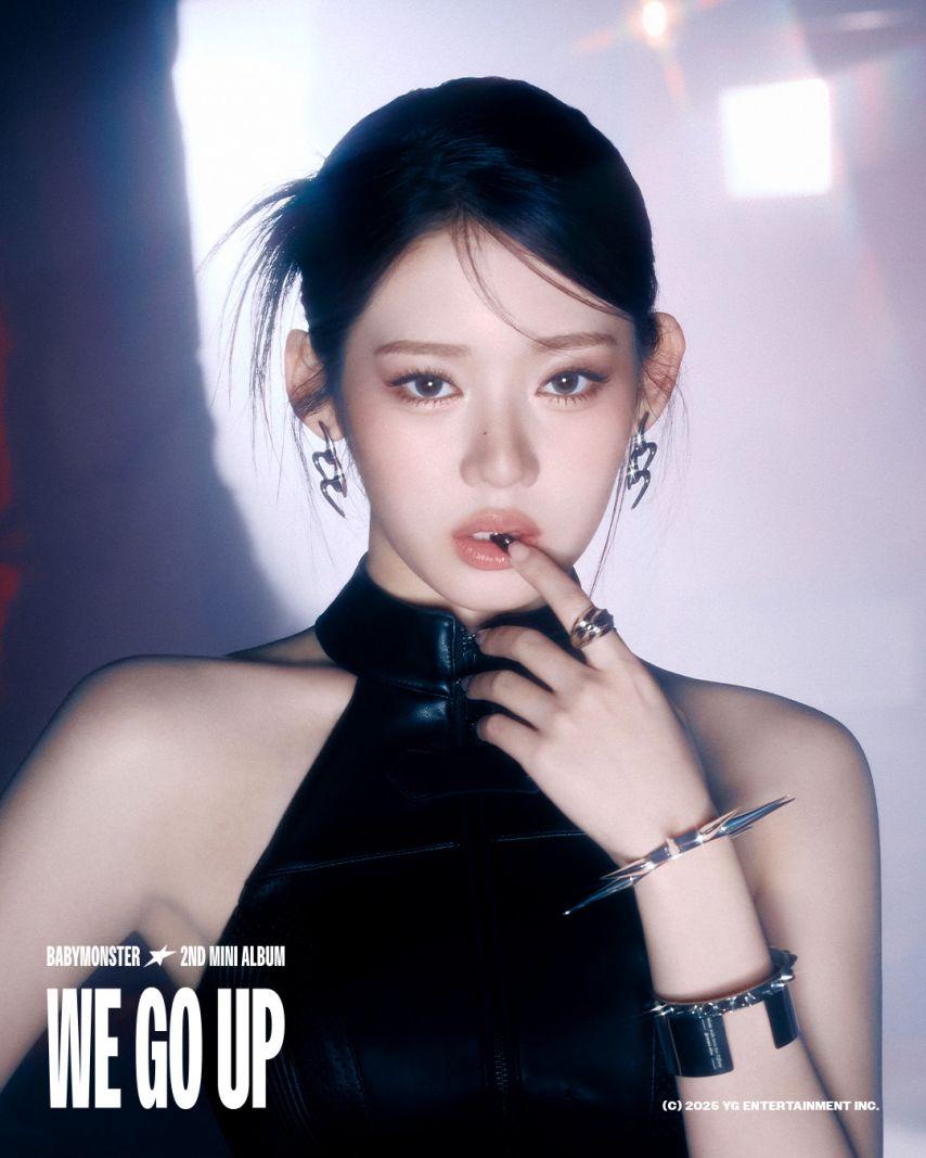 베이비몬스터 [WE GO UP] VISUAL PHOTO1