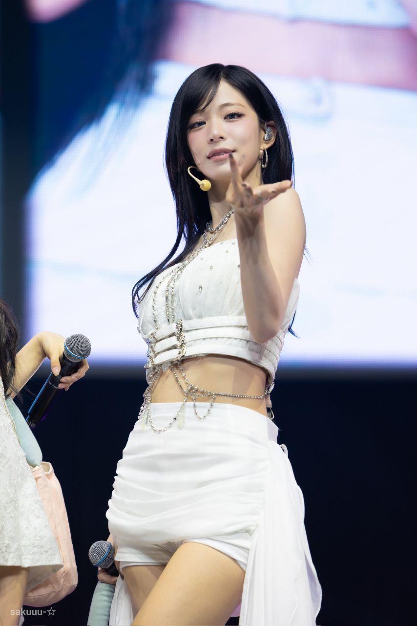프로미스나인 이채영4