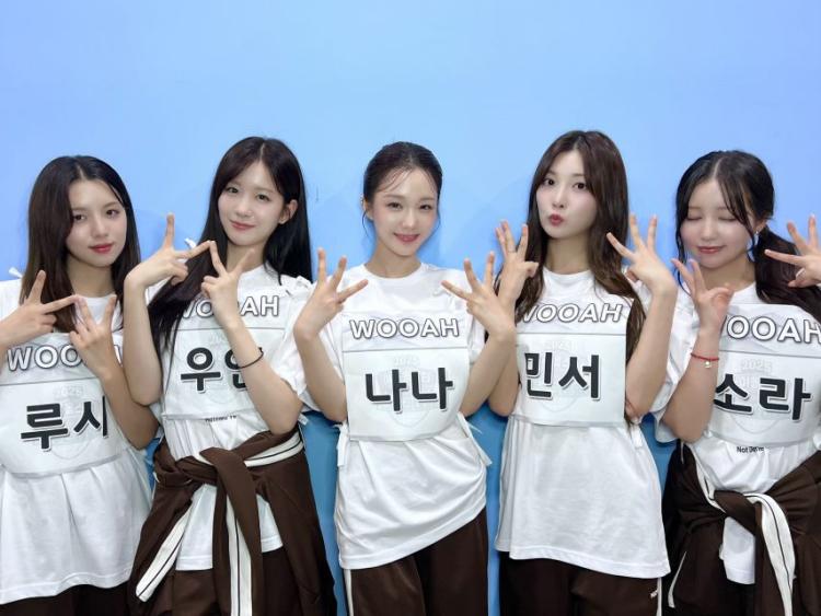 우아0