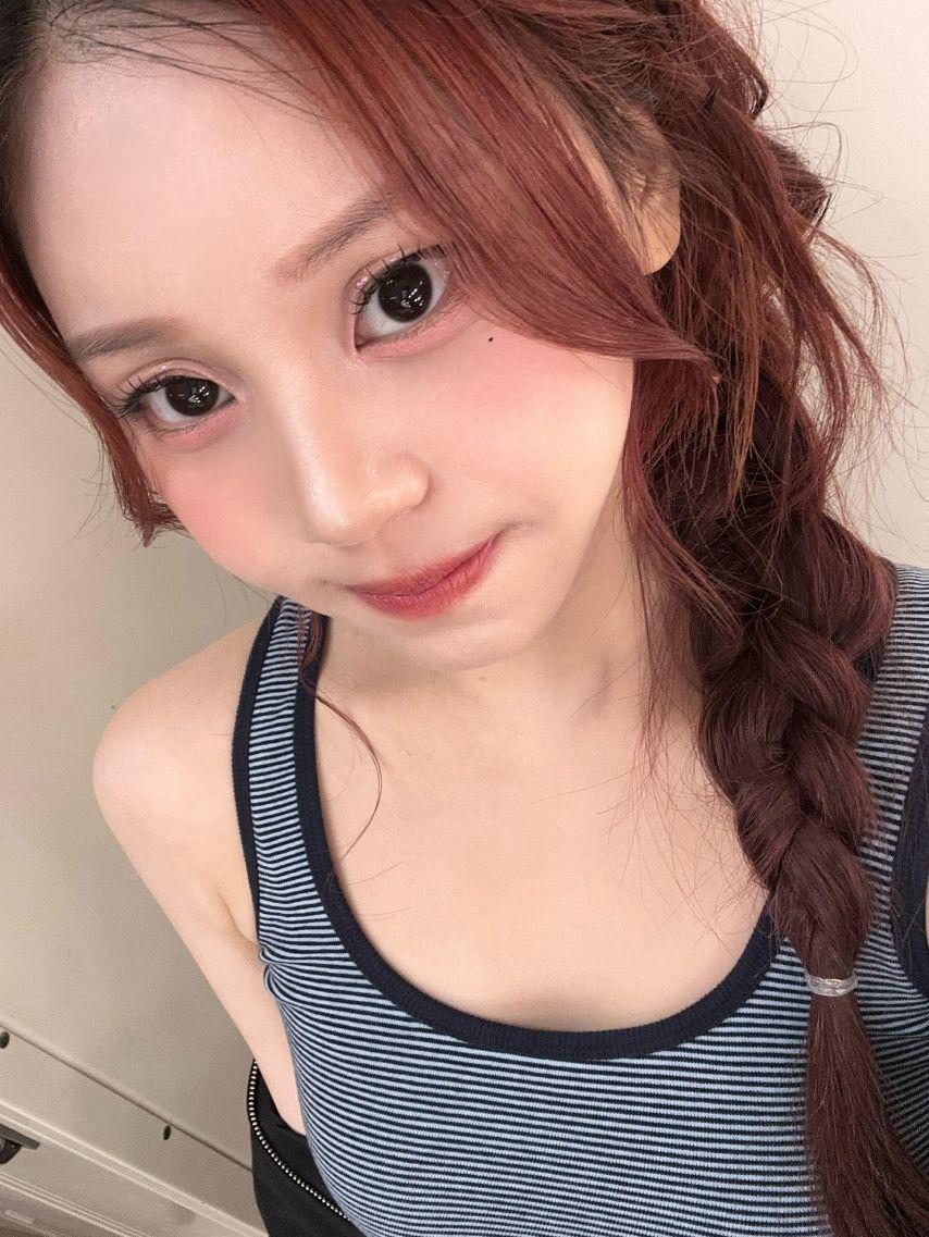엄지 VIVIZ비비지 인별11