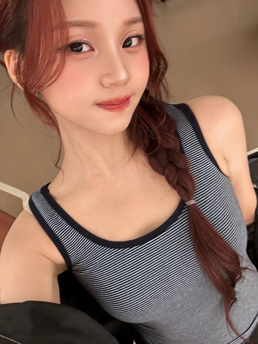 엄지 VIVIZ비비지 인별13