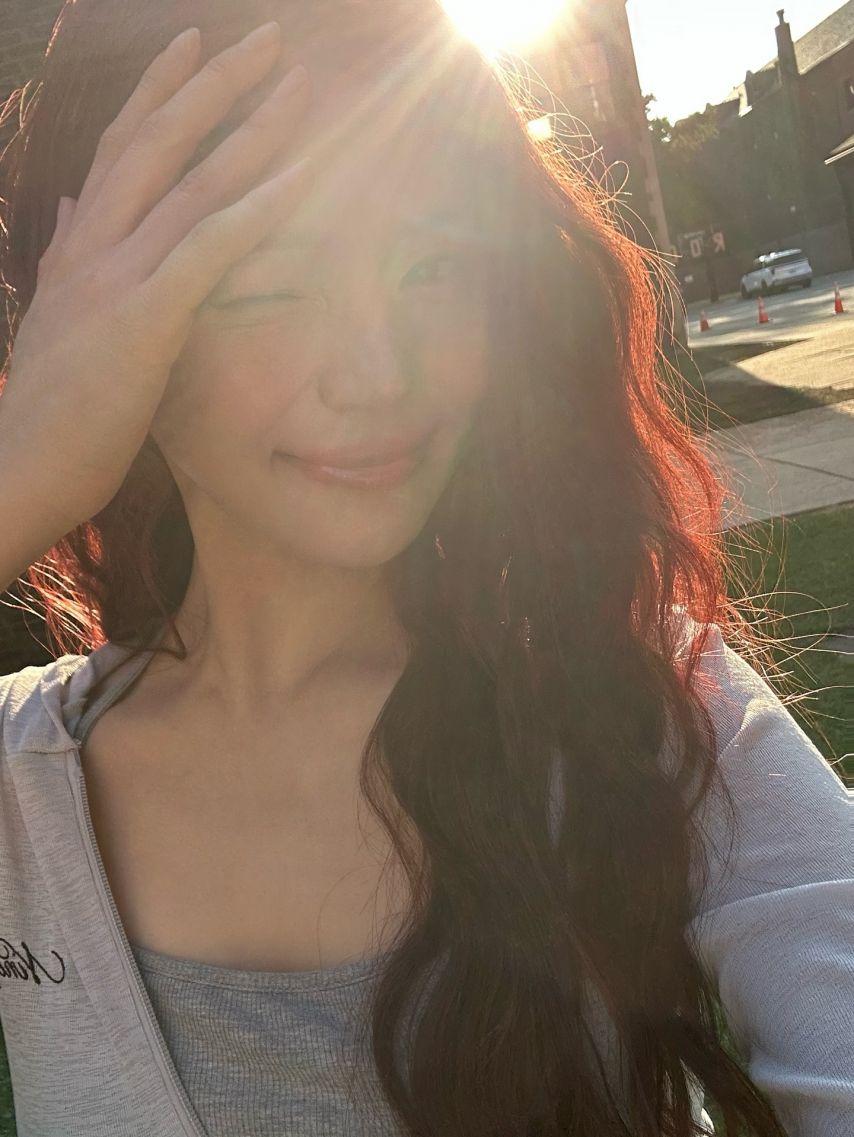 엄지 VIVIZ비비지 인별15