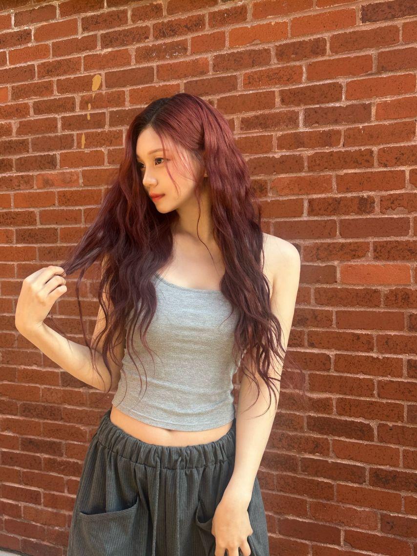 엄지 VIVIZ비비지 인별1
