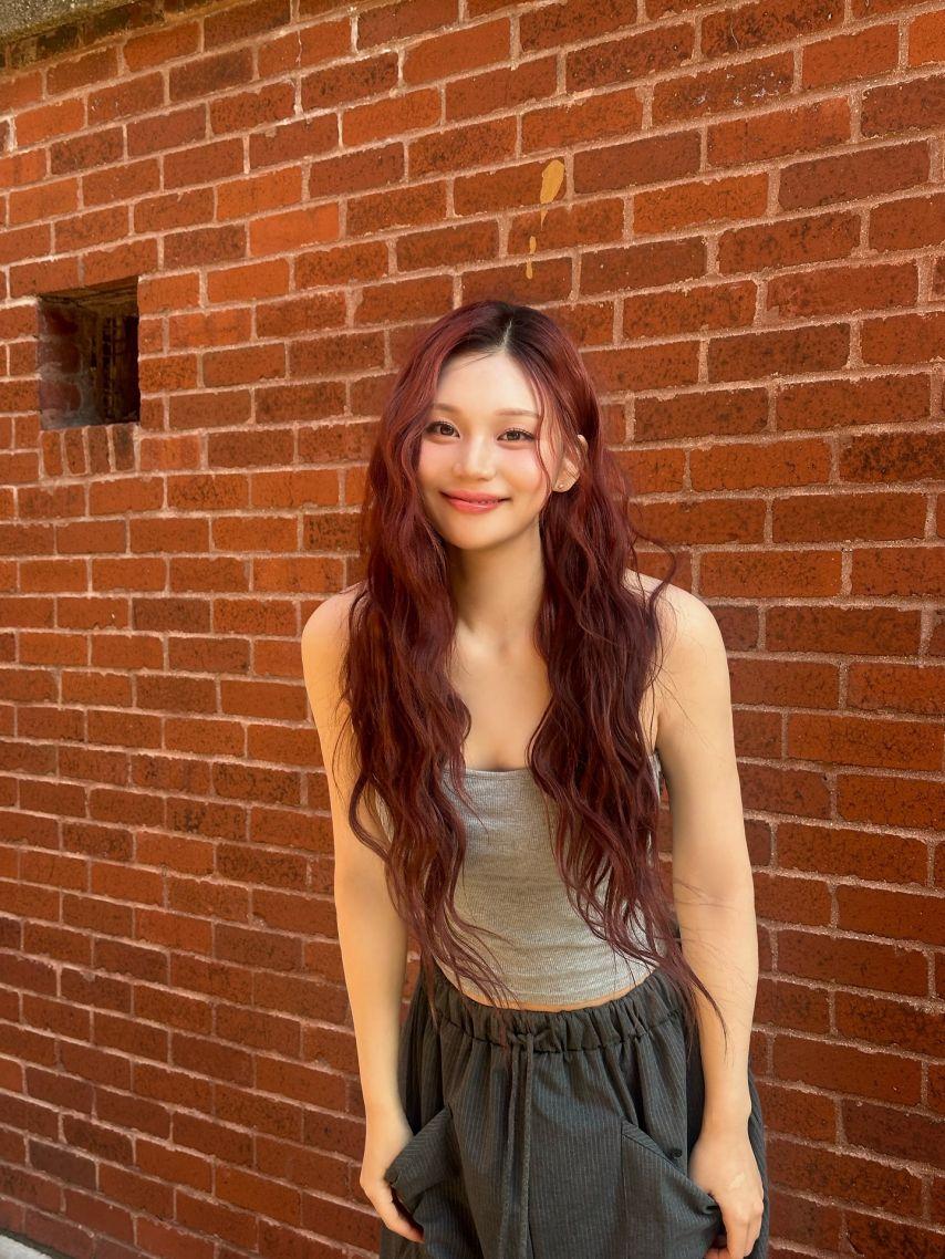 엄지 VIVIZ비비지 인별5