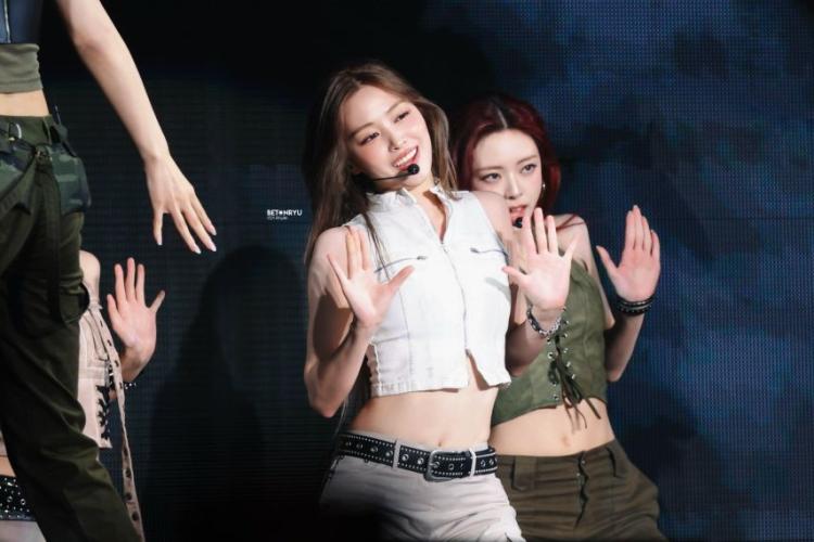 ITZY 류진6