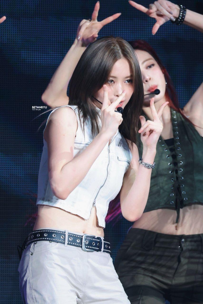 ITZY 류진7