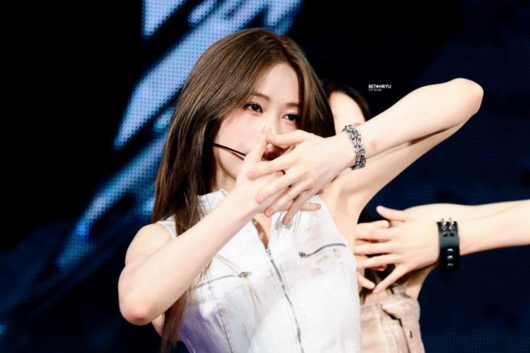 ITZY 류진8