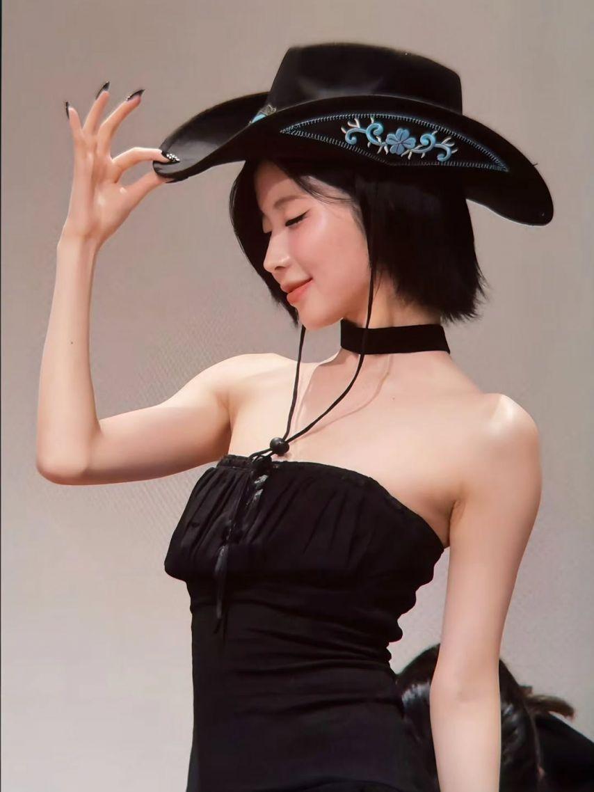 BABYMONSTER (베이비몬스터) 아사18
