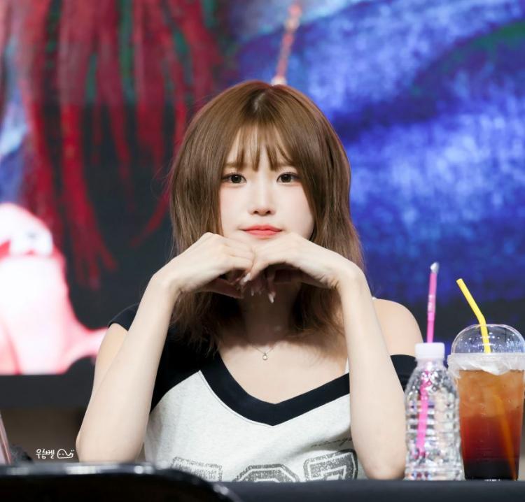 프로미스나인 송하영0