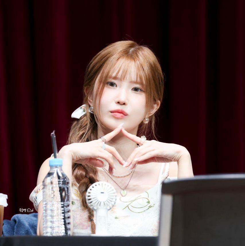 프로미스나인 송하영4