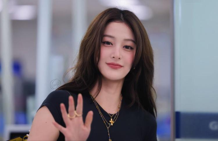 르세라핌 허윤진4