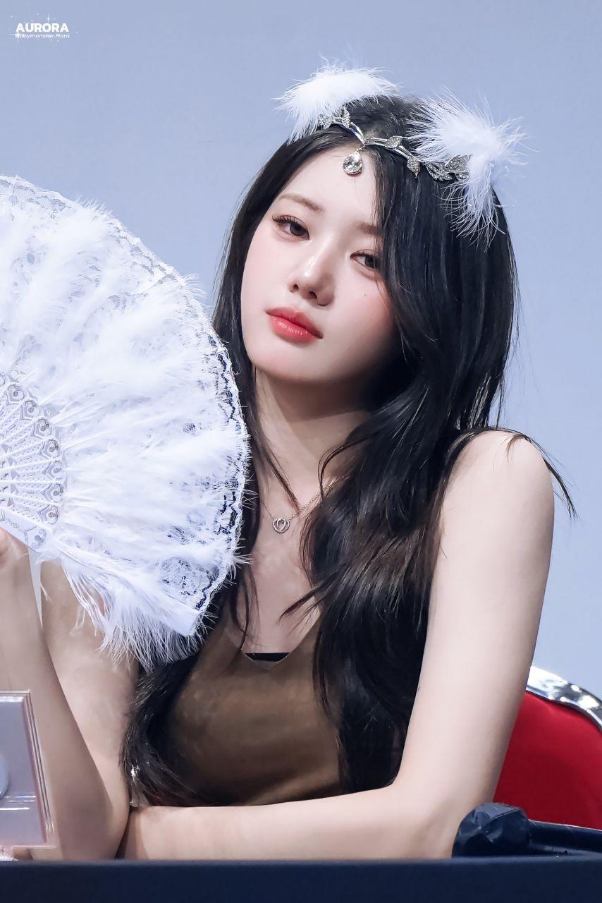 베이비몬스터 로라2