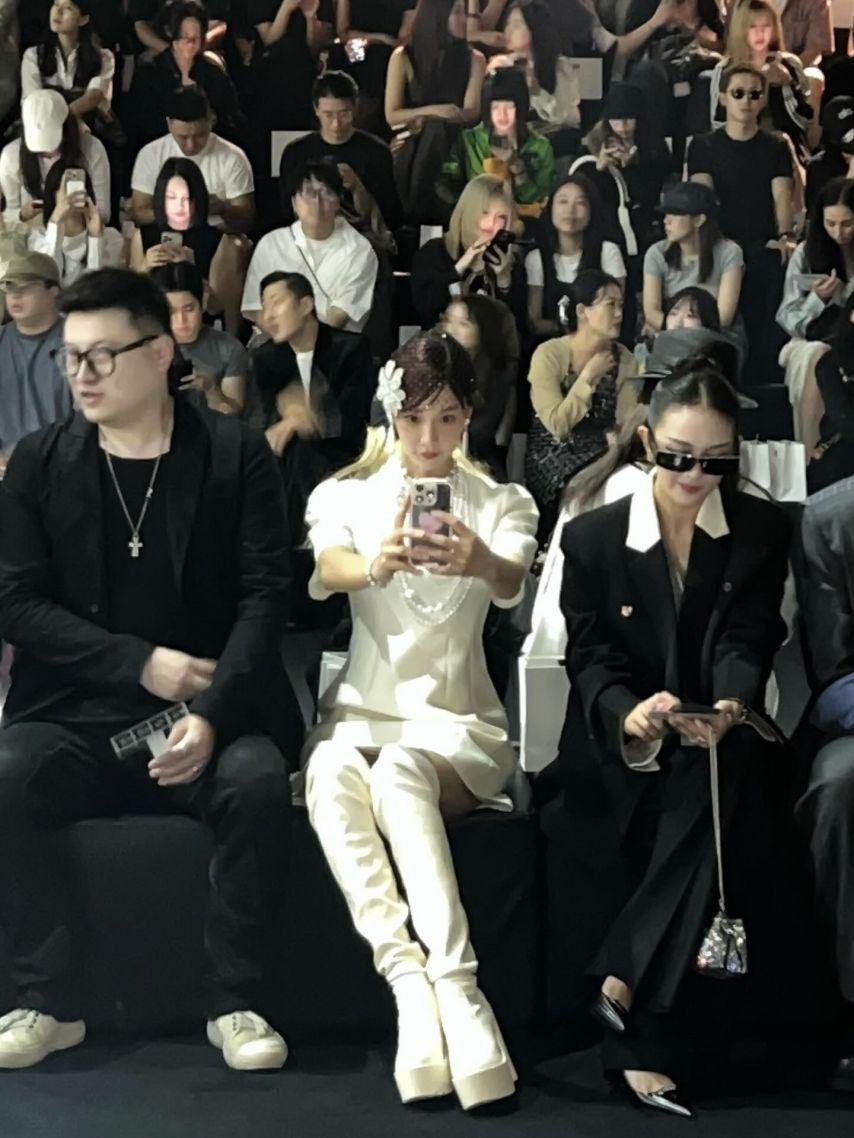 클라라 SNS5