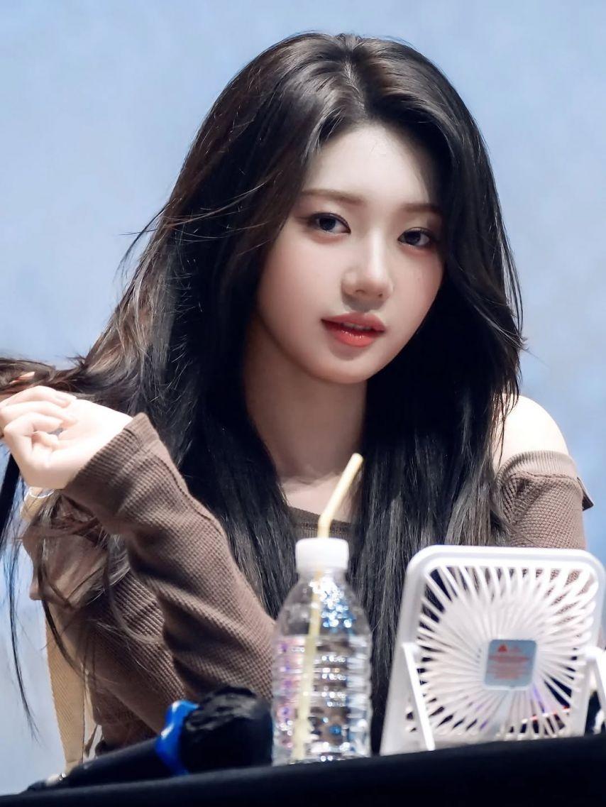 BABYMONSTER (베이비몬스터) 로라3