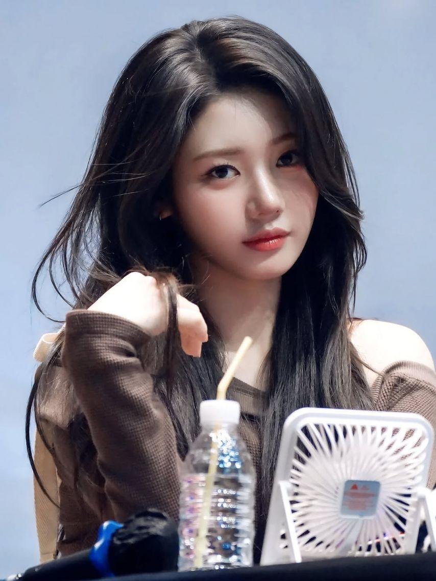 BABYMONSTER (베이비몬스터) 로라4