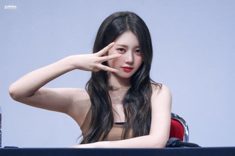 베이비몬스터 로라3