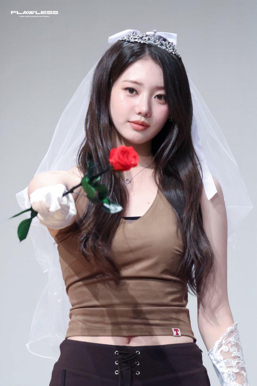 베이비몬스터 로라5