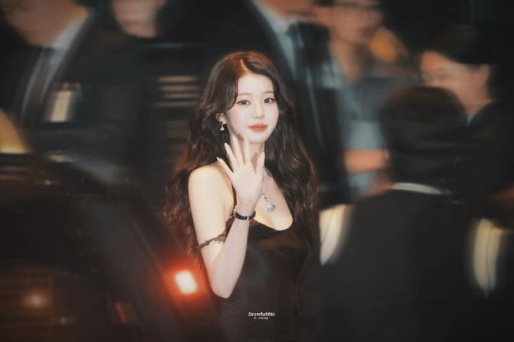 안유진 장원영 레이 IVE아이브 WKorea2