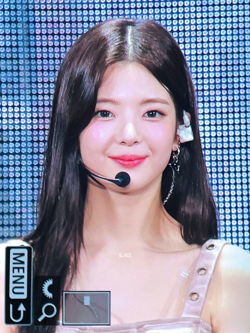ITZY (있지) 리아0