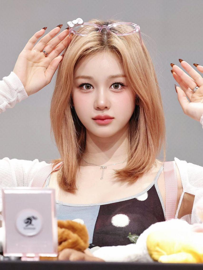 BABYMONSTER (베이비몬스터) 파리타1