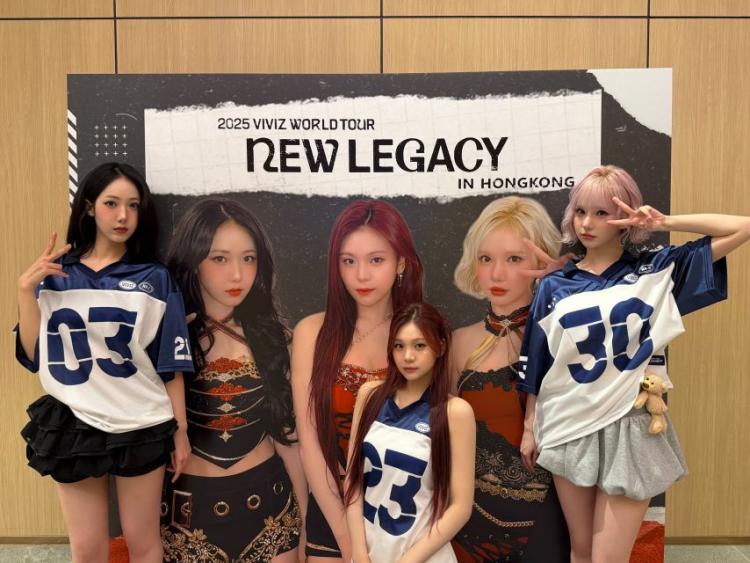 은하 신비 엄지 VIVIZ비비지 2025월드투어 [NEW LEGACY] in HONG KONG DAY1/ 은하 인별1