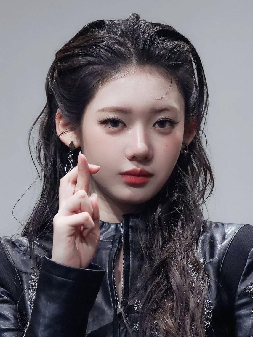 BABYMONSTER (베이비몬스터) 로라3
