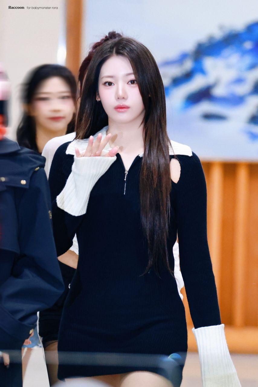 베이비몬스터 로라1