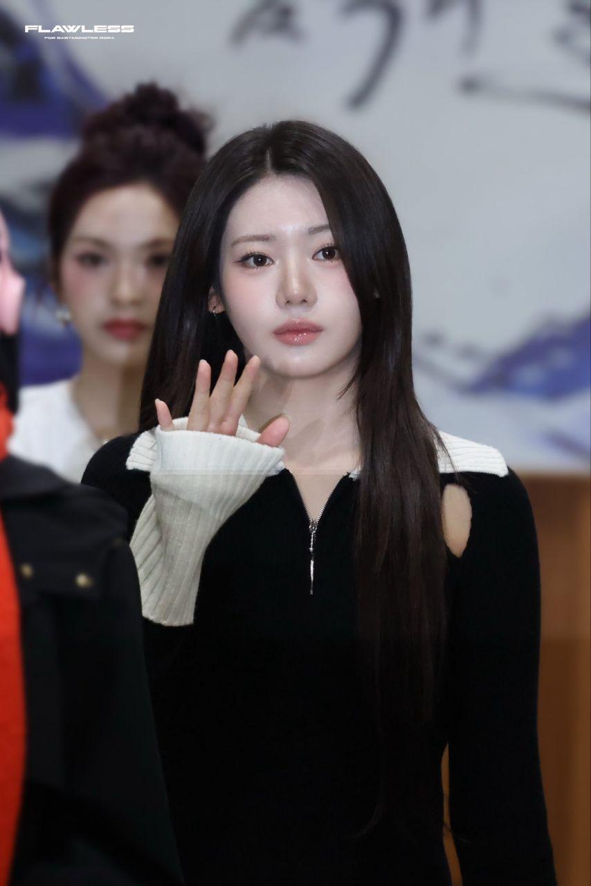 베이비몬스터 로라2