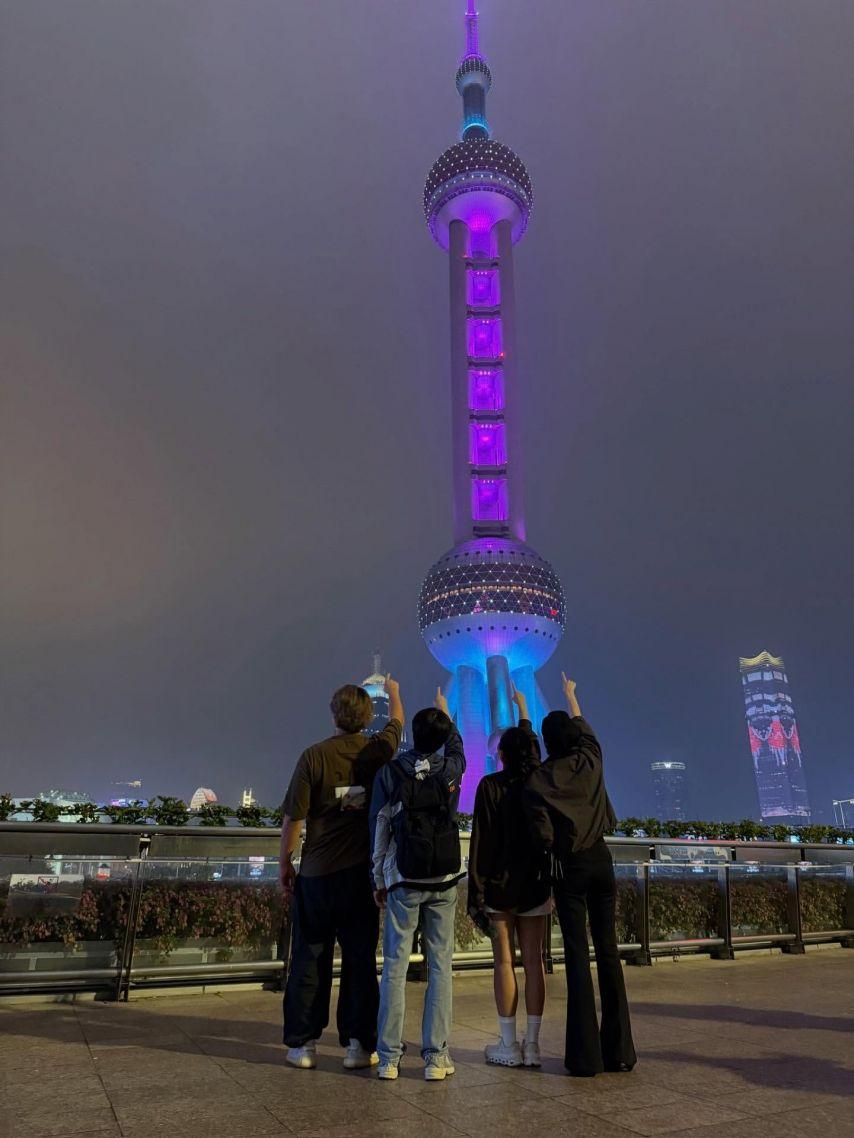 금새록7