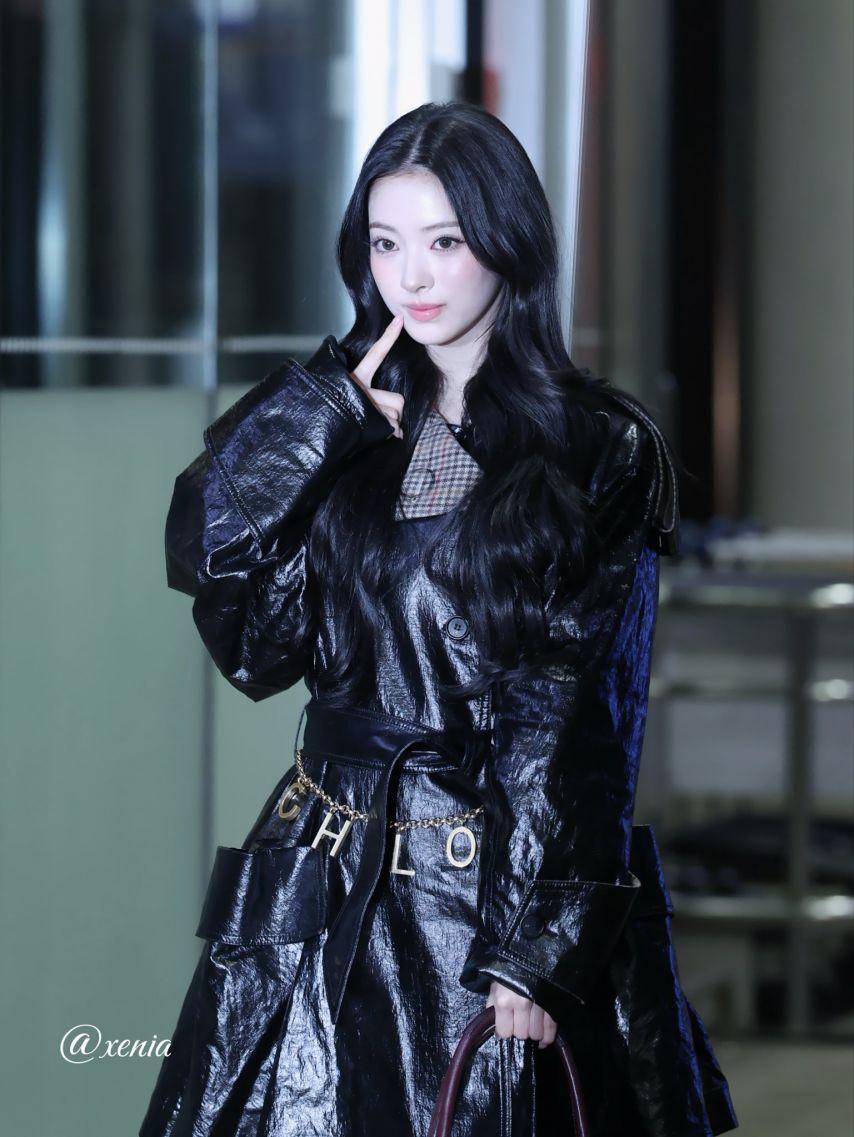 출국하는 안나 (미야오)3