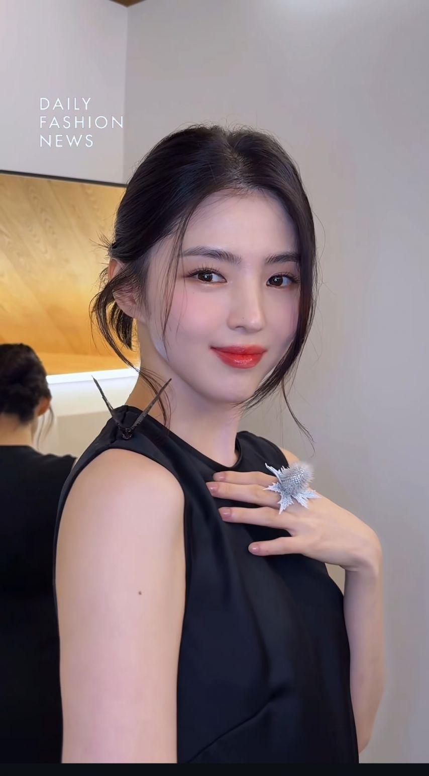 한소희 외모 고화질 근접샷.jpg1