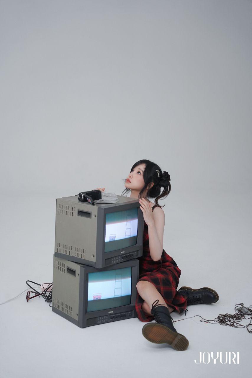 조유리 (JO YURI) | 'HAPPY YURI DAY' 기념 Behind Photo0