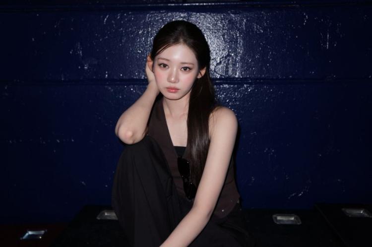 베이비몬스터 로라1