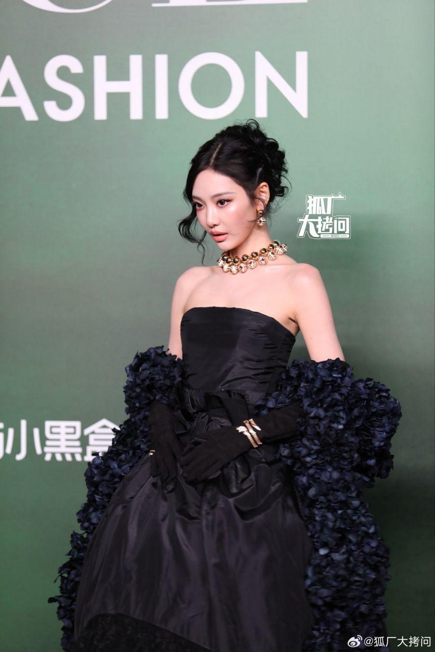 어제자 잡지 보그 차이나 행사 참석한 에스파 닝닝, 아이들 우기.JPG2
