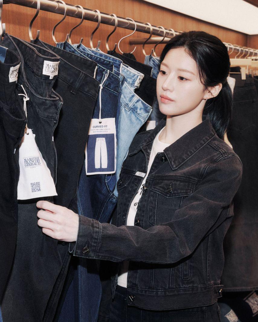 고윤정 바자BAZAAR/ 마리떼/ 디스커버리14
