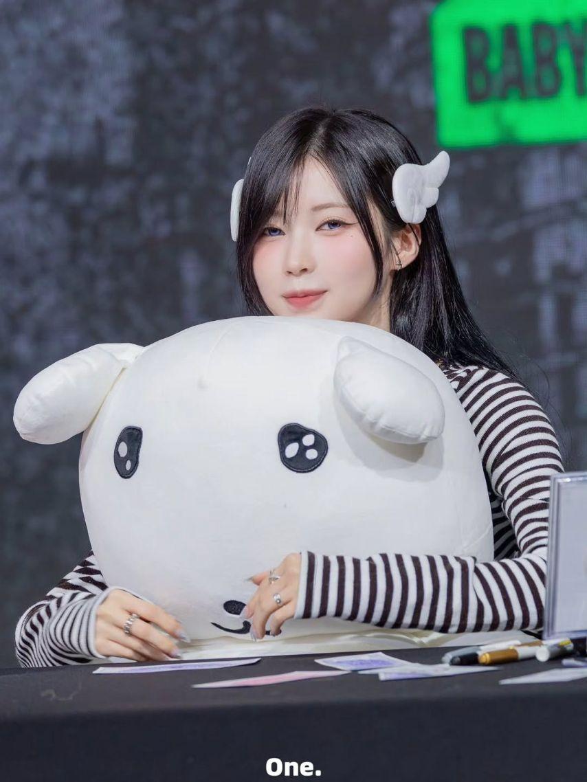 BABYMONSTER (베이비몬스터) 아사19