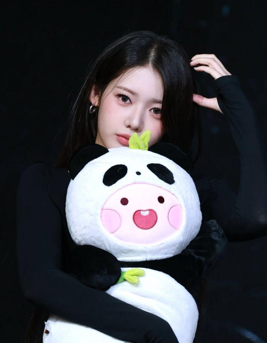 BABYMONSTER (베이비몬스터) 로라2