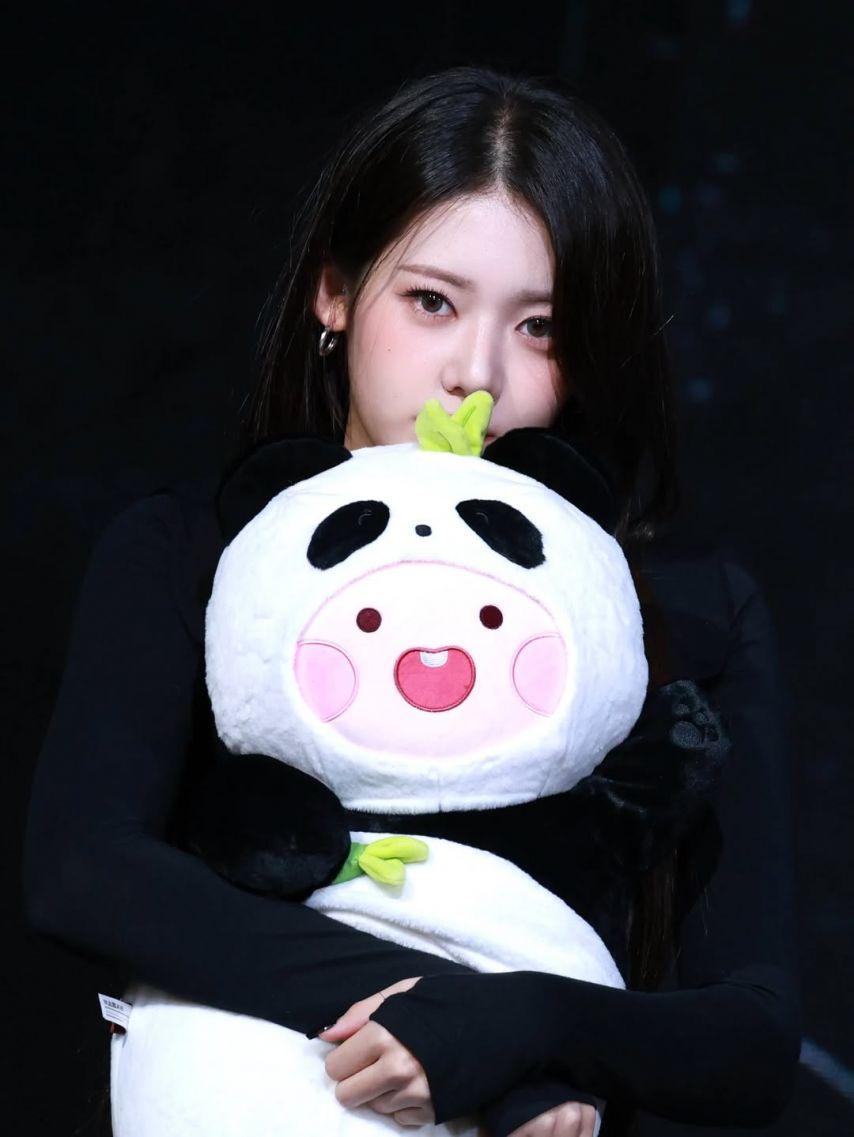 BABYMONSTER (베이비몬스터) 로라3