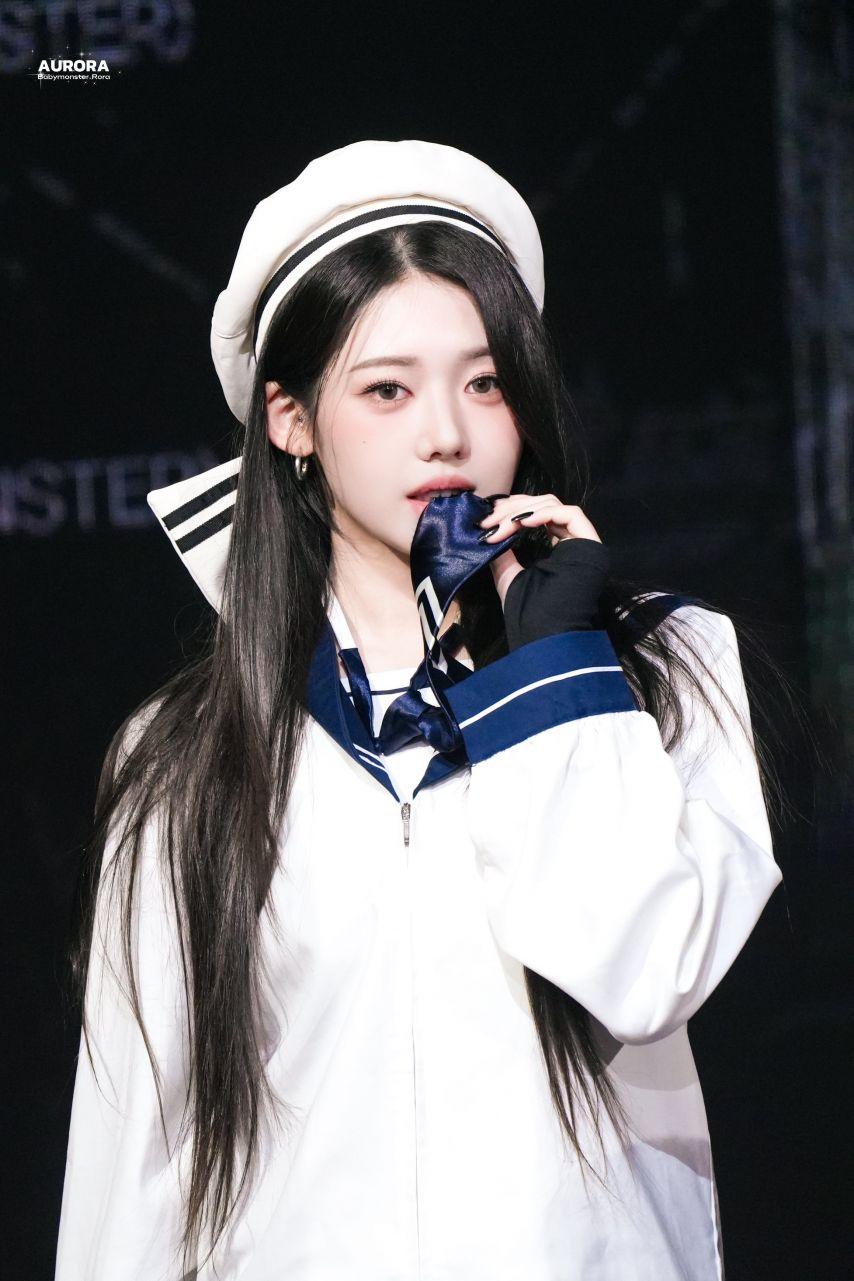 베이비몬스터 로라5