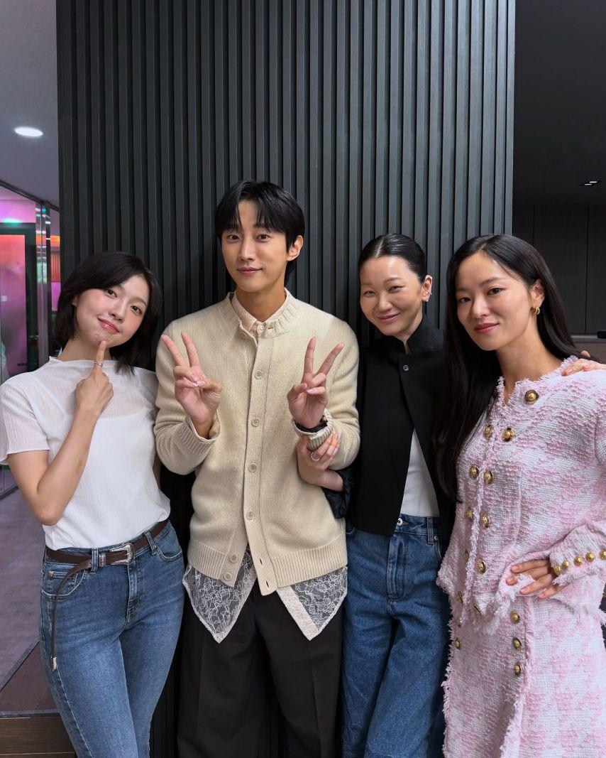 장윤주 인별 with 전여빈 주현영 진영 박정화 등 착한여자부세미0