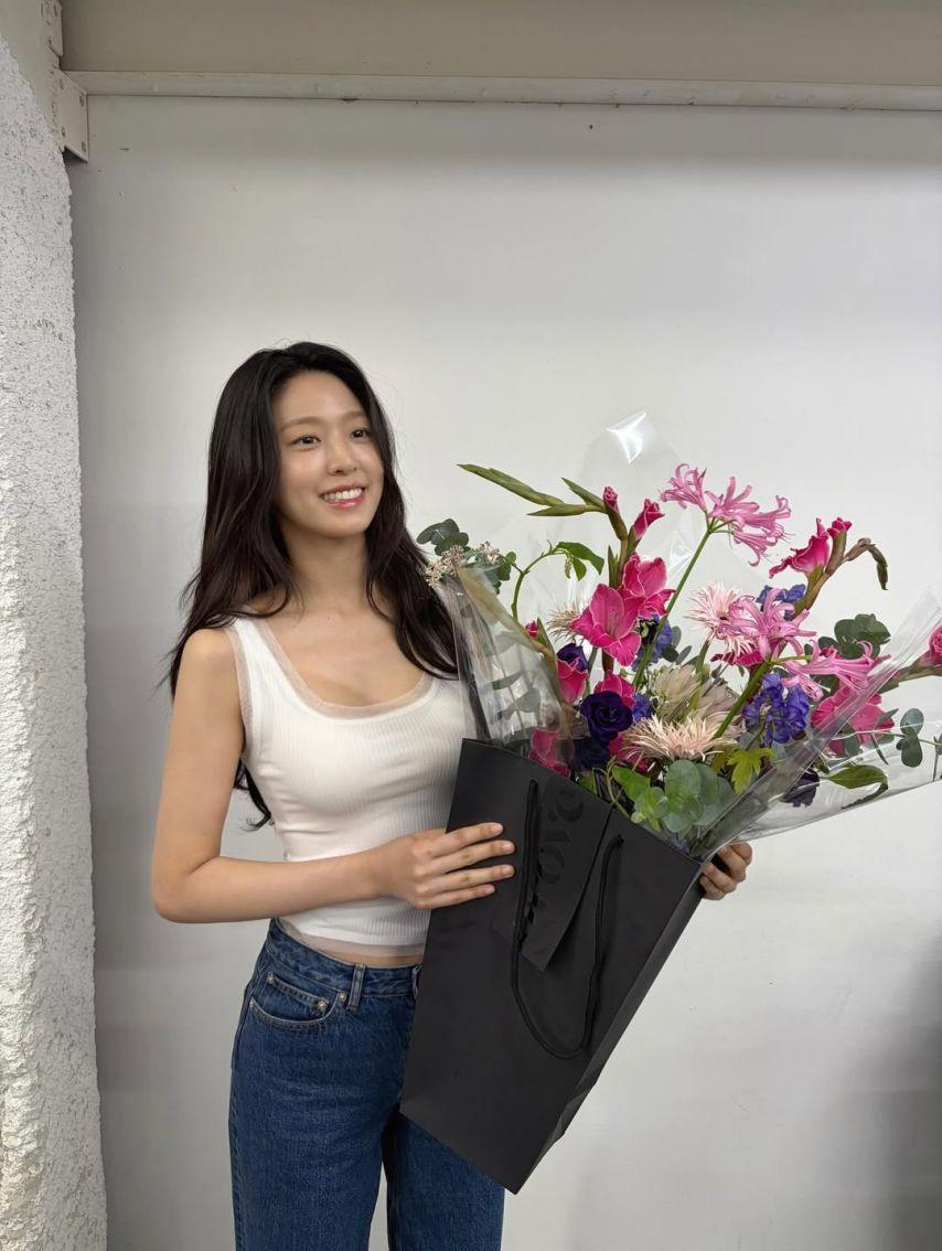 설현 SNS4