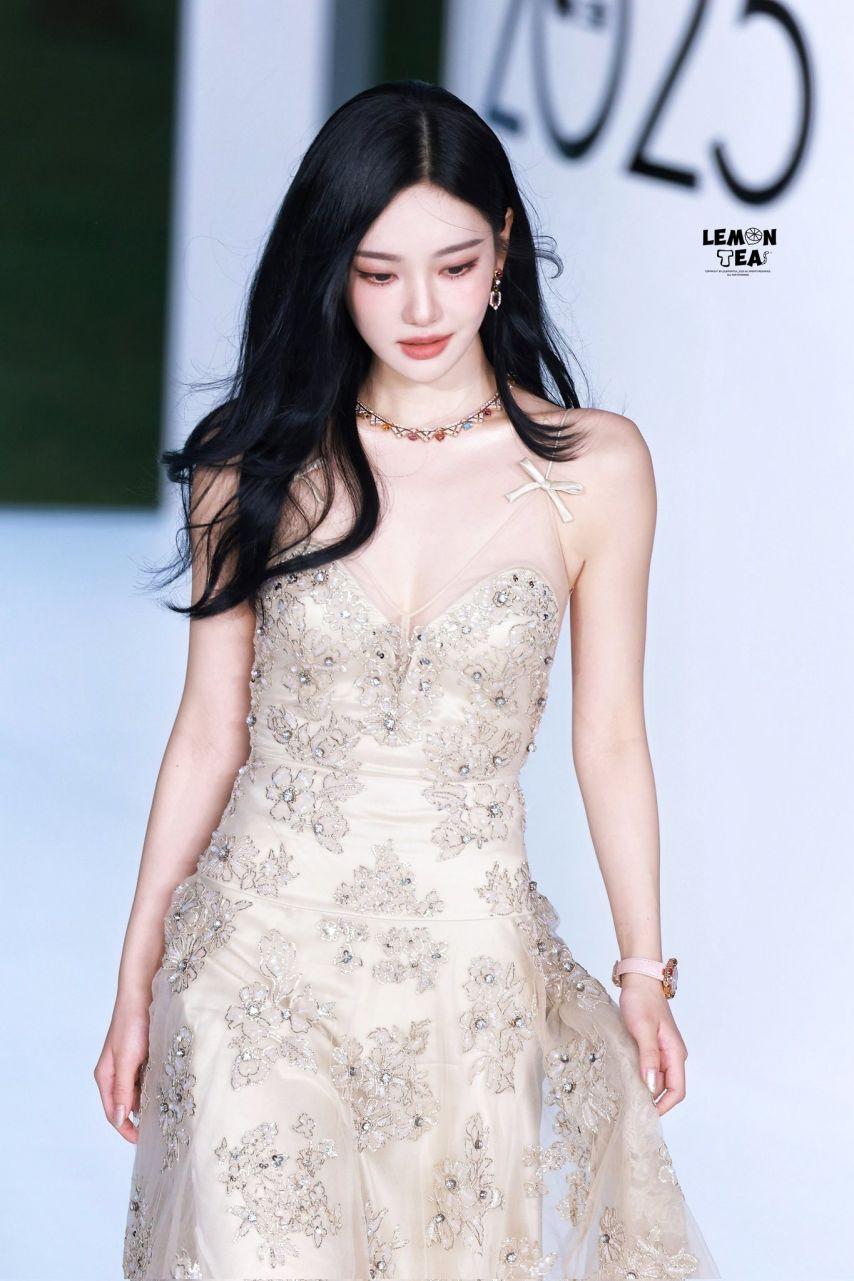 에스파 닝닝 25102811