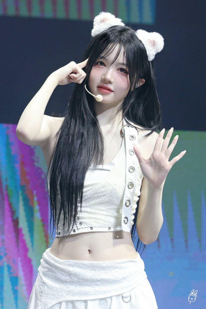 트리플에스 김채원3