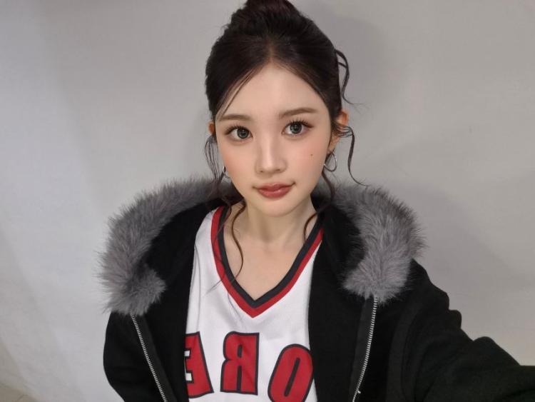 하츠투하츠 지우, 에이나11