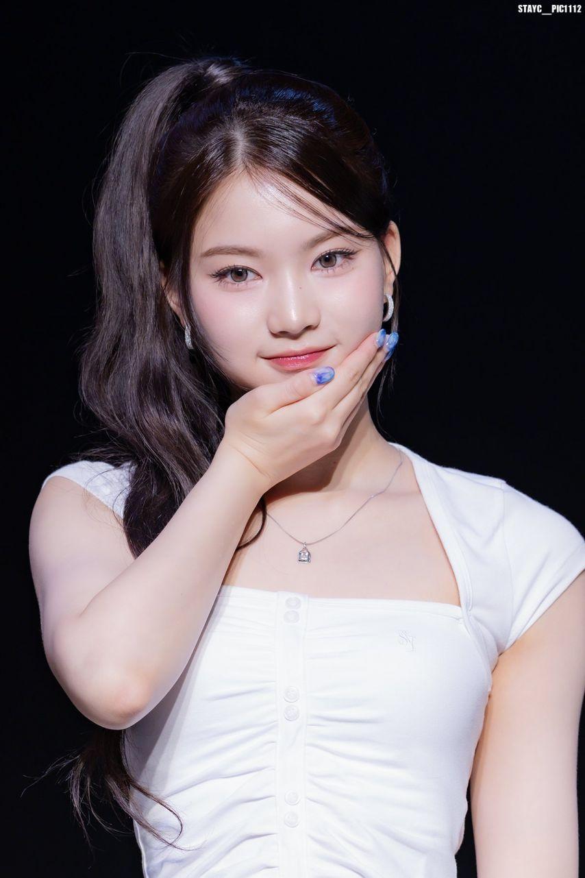 스테이씨 아이사1