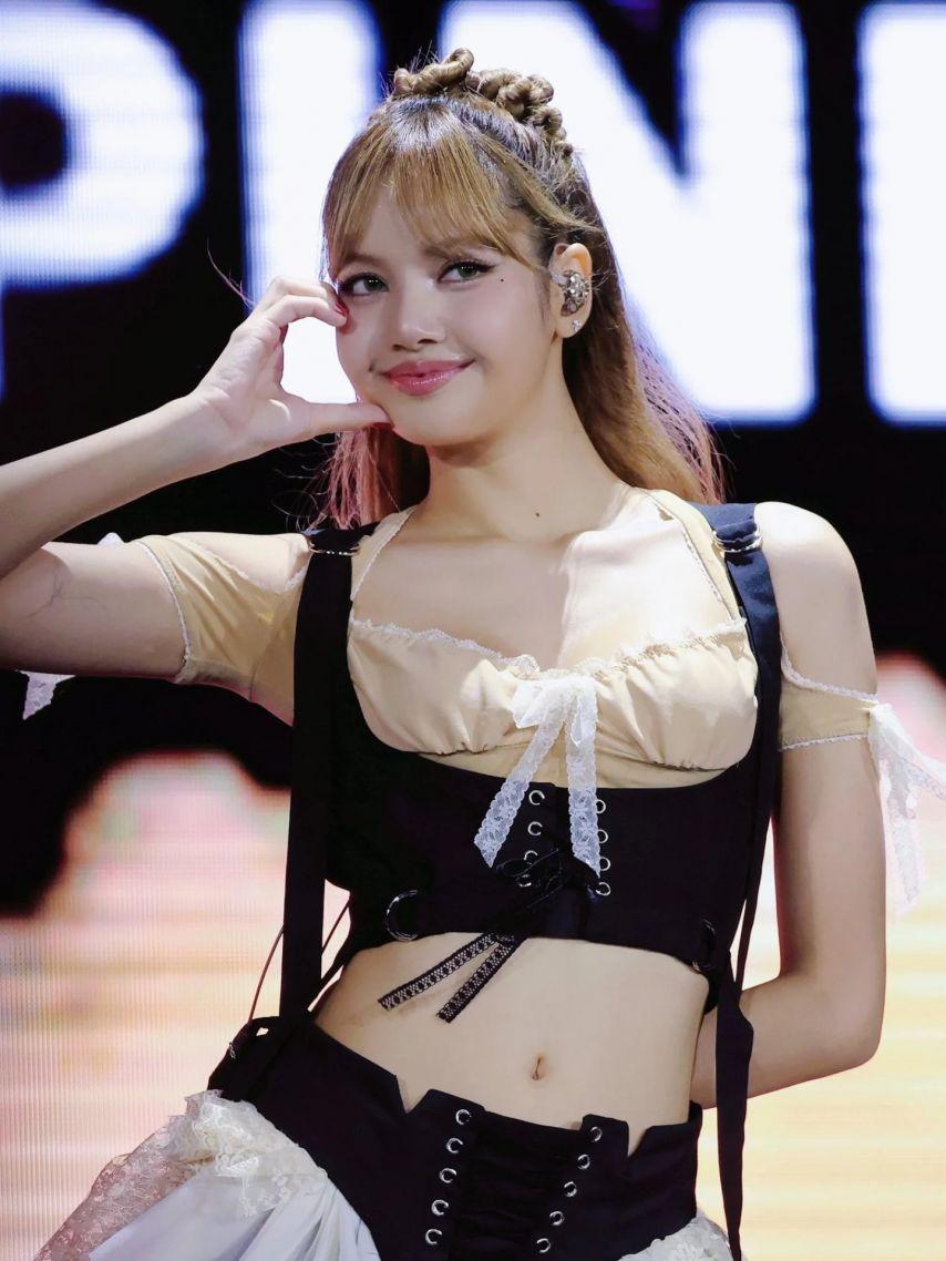 블랙핑크 리사4