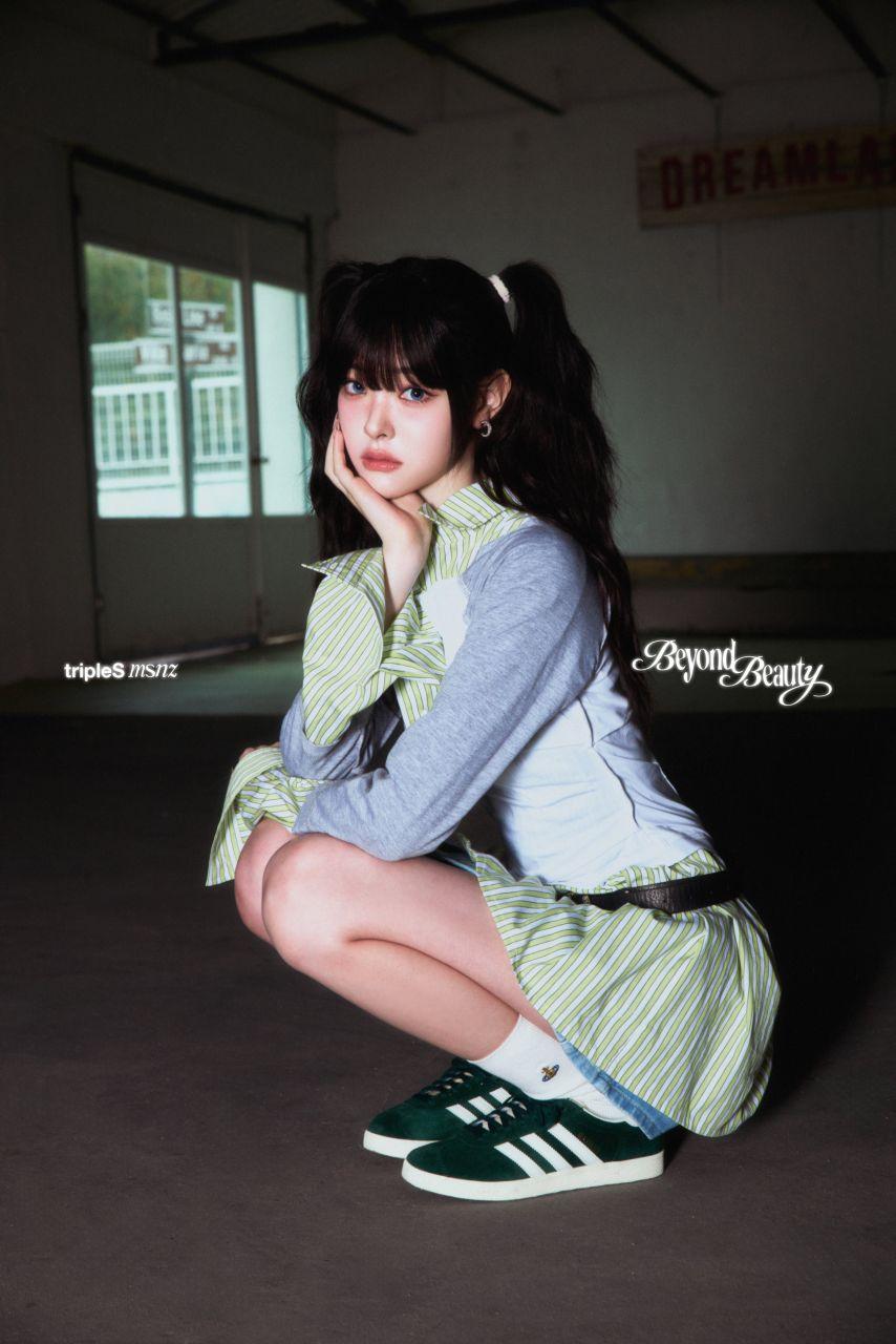 tripleS msnz <Beyond Beauty> moon ver.3